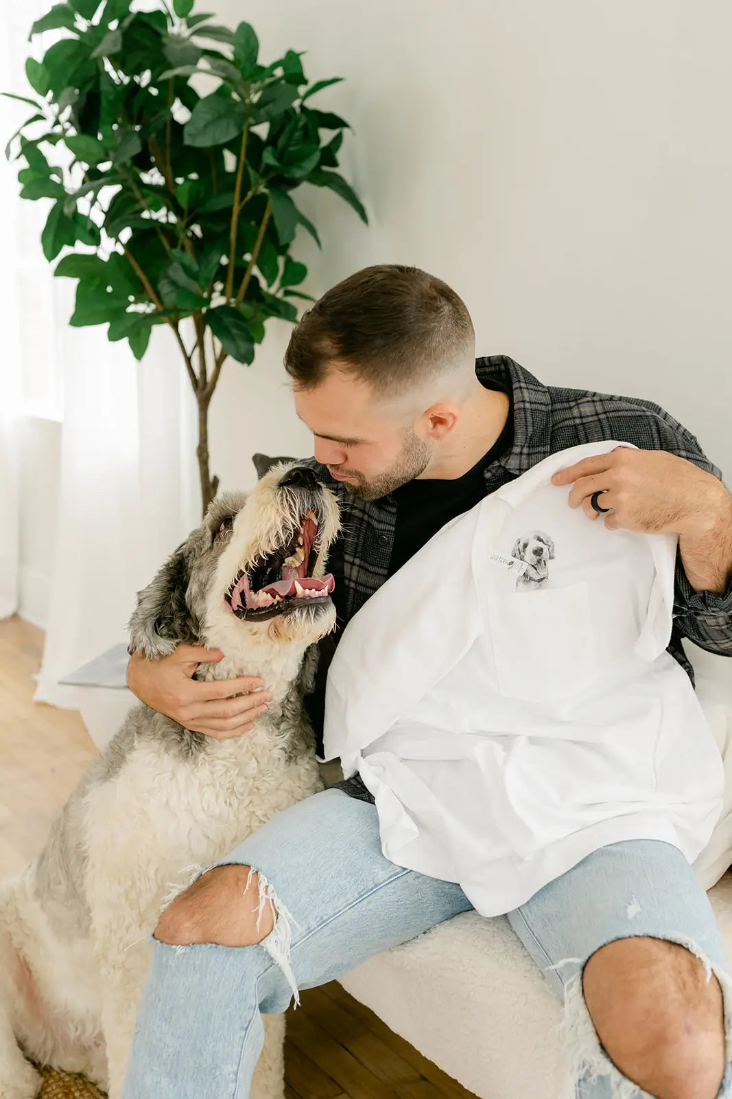 Lightweight Pet-In-Pocket Tee